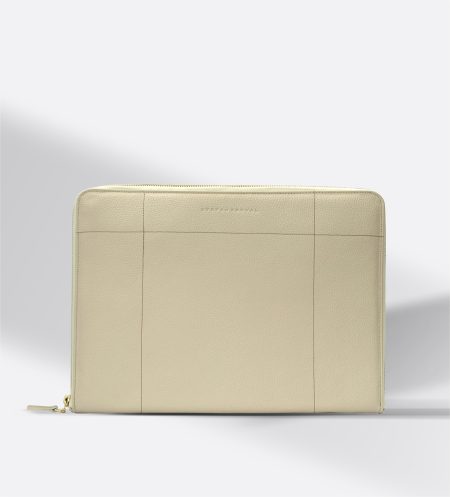 Front view of the Entrata Superiore luxury portfolio by Stefan Serval, handcrafted from premium sand beige embossed leather with a sophisticated architectural silhouette.