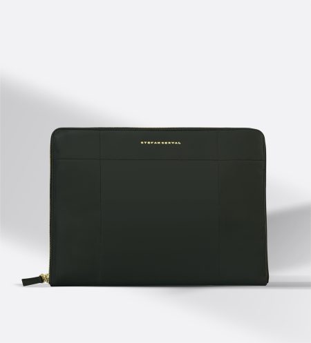The Stefan Serval Entrata Superiore portfolio in black smooth leather with elegant gold-toned hardware, showcasing a sovereign professional presence.