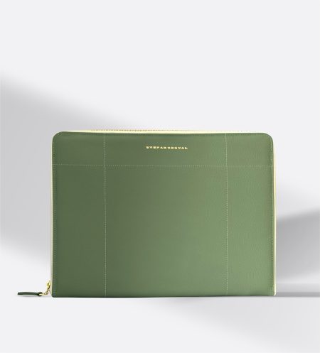Stefan Serval Entrata Superiore handmade leather portfolio in Lichen Green, inspired by alpine nature and architectural precision.